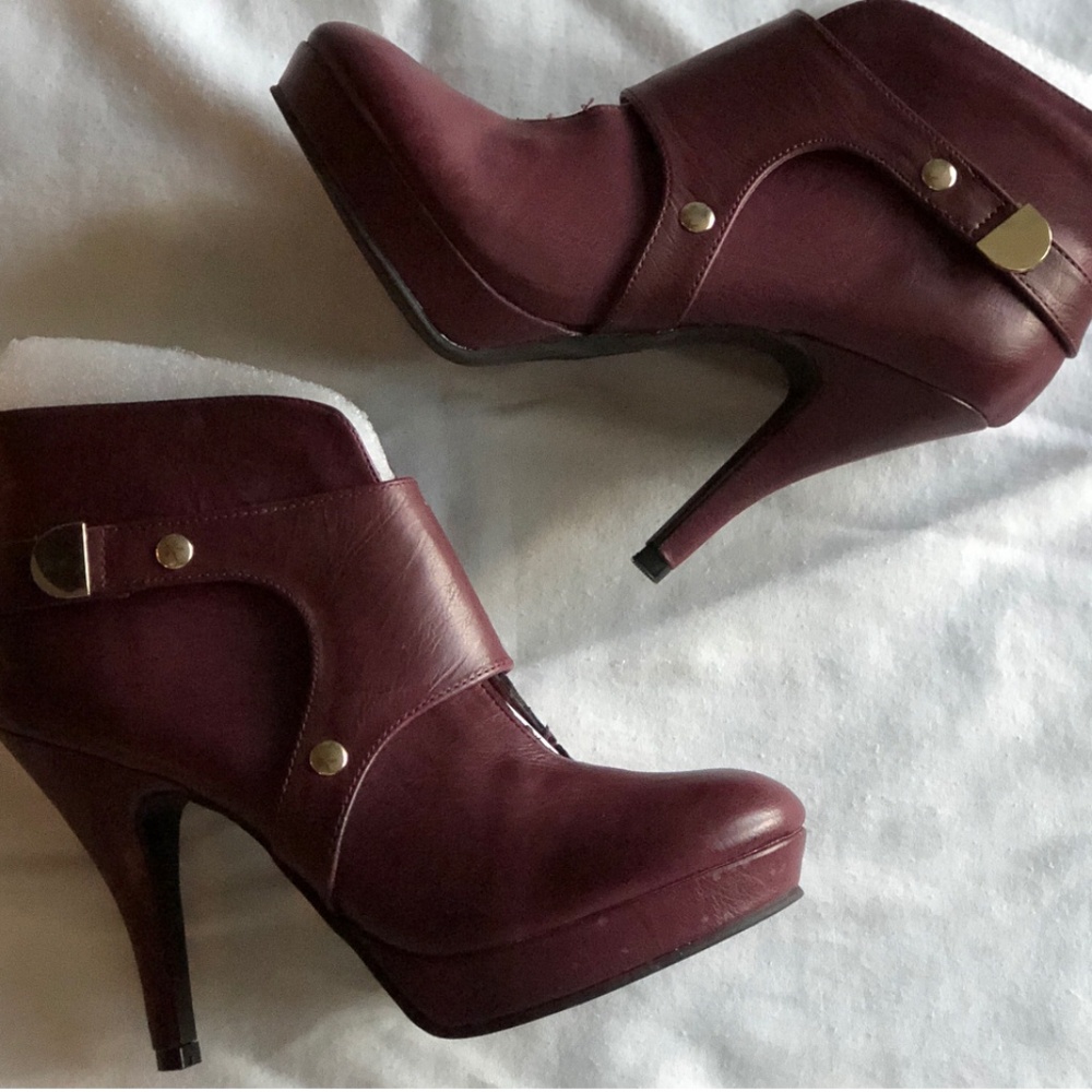 Size 7 Unlisted Burgandy Bootie with Heel